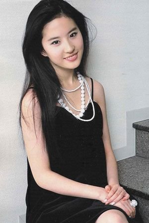 85后女星华丽蜕变 肌密对决